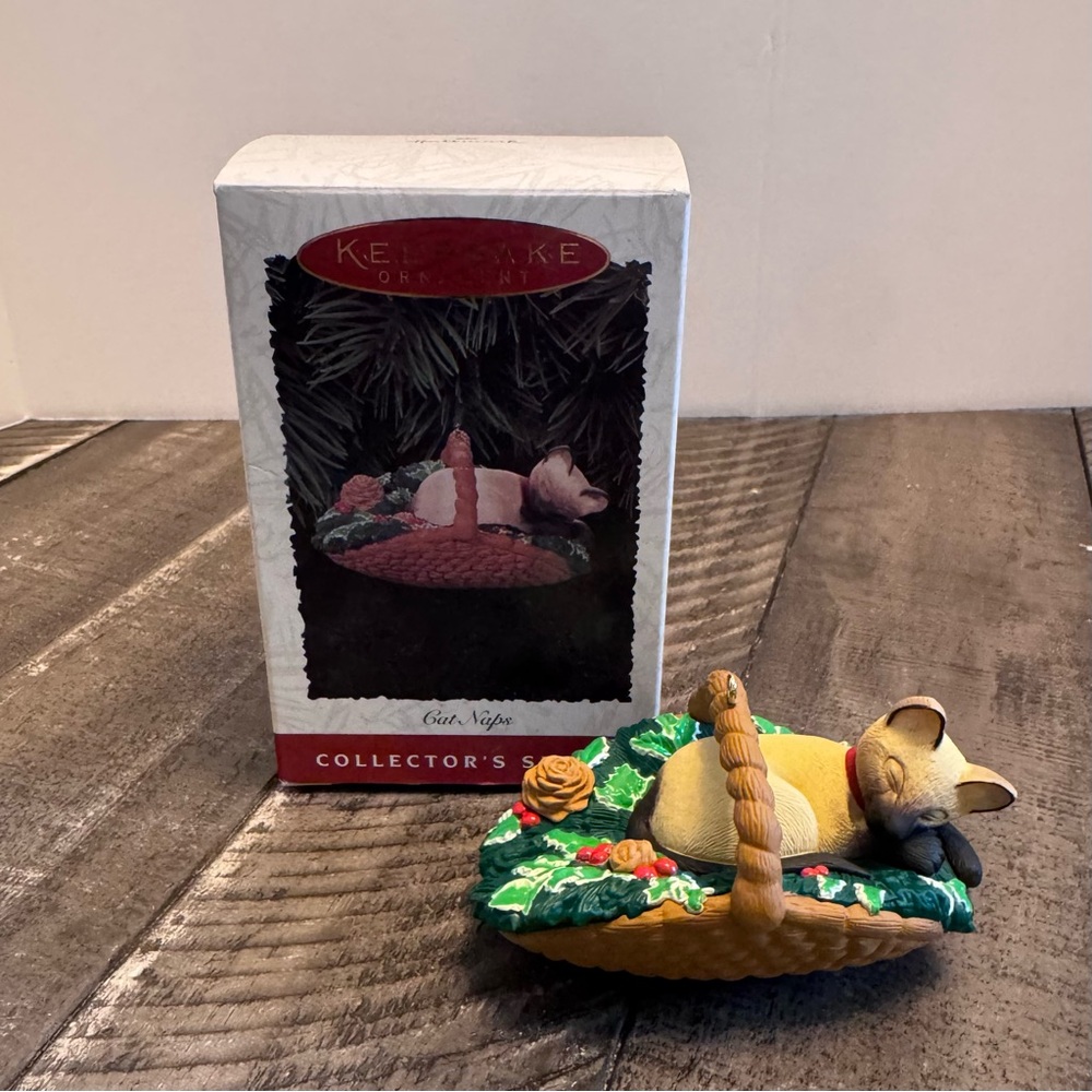 Vintage Hallmark Keepsake Ornament Cat‎ Naps Series 3 Siamese Basket 1996